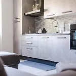 Grey Olmo Διαμέρισμα *