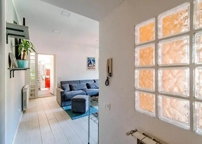 Grey Olmo Apartment Como