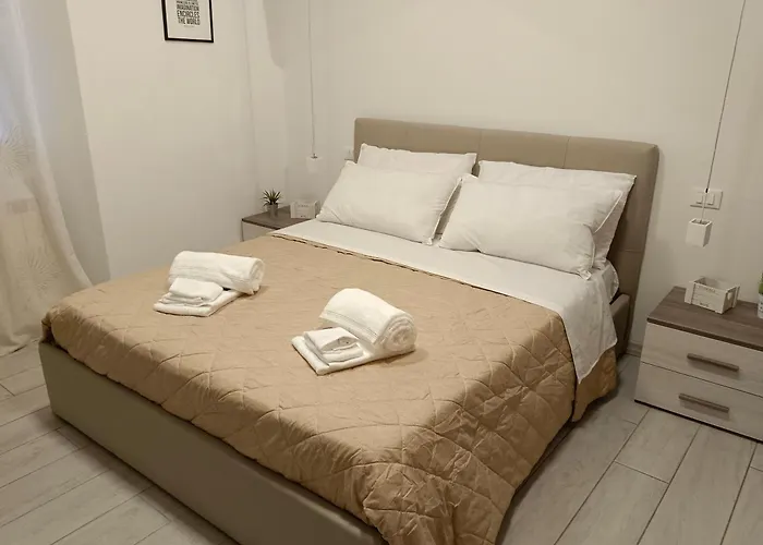 Grey Olmo Apartment Como